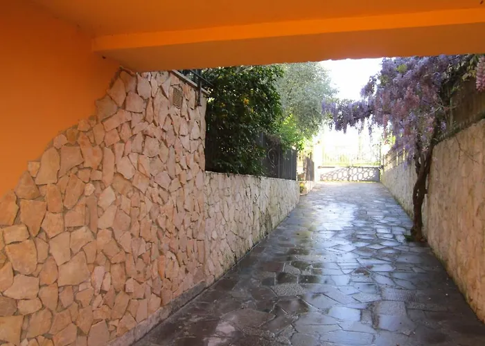 Al Calcandola Bed & Breakfast 3*